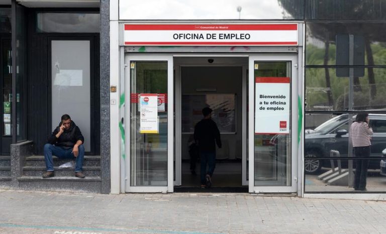 El Gobierno se compromete a elaborar en seis meses una estrategia contra el paro de larga duración