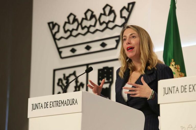 María Guardiola se encuentra ya en su domicilio y espera recibir «pronto» el alta médica