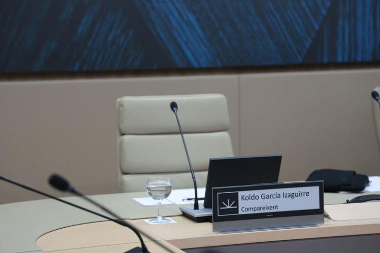 Koldo García da plantón a la comisión de las mascarillas del Parlament balear