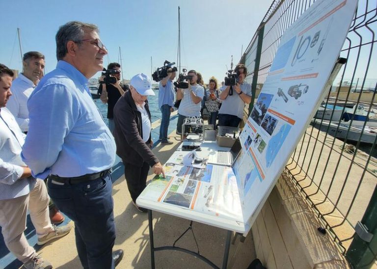 Un mapa cartográfico detallado del fondo marino del Mar Menor permitirá conocer la evolución de sus ecosistemas