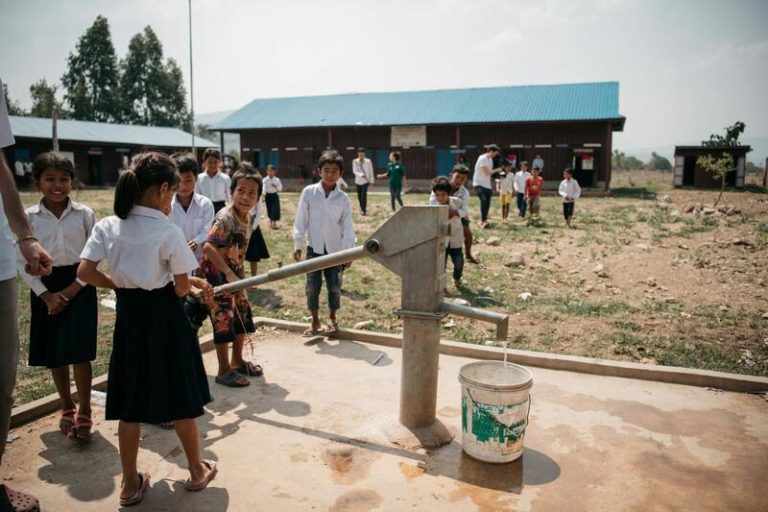 Alimerka se une a AUARA para construir ocho letrinas para personas con discapacidad en una zona rural de Camboya