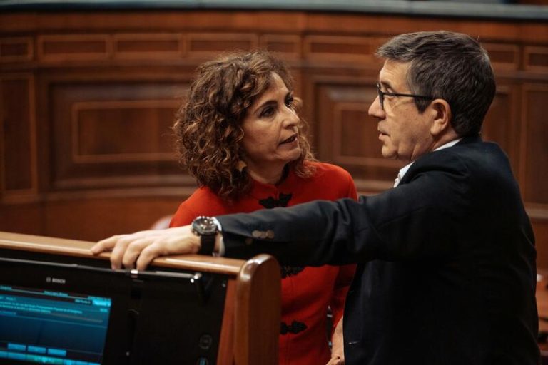 El Gobierno esperará hasta el «último día» para decidir si prorroga la rebaja de IVA a alimentos