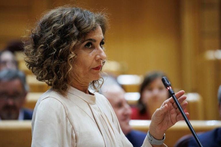 Montero acusa al PP de intentar «estirar» el caso de Begoña Gómez en campaña