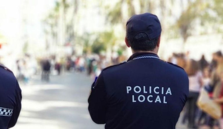 Detenido un conductor ebrio por agredir, insultar y amenazar de muerte a dos agentes en Elche (Alicante)