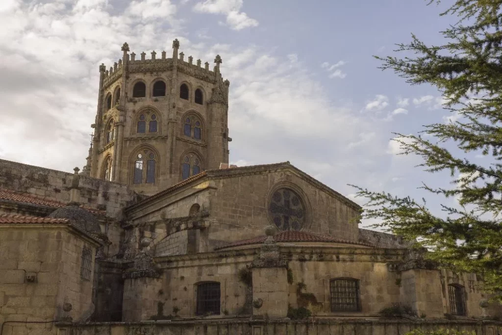 Admira La Catedral De Ourense