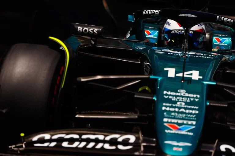 Fernando Alonso hace explotar por los aires Aston Martin: ruedan cabezas