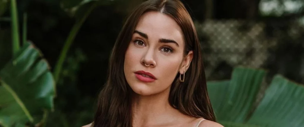Christa Allen Cambia De Rumbo Y Triunfa En Las Redes Sociales