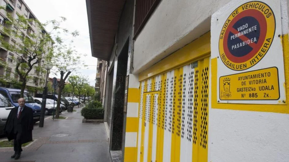 ¿Se Puede Aparcar Delante De Un Garaje Que No Tiene Vado?