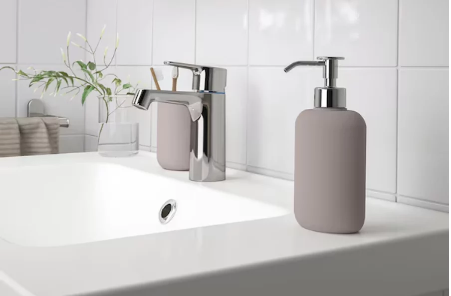 Cuesta menos de 5 euros, es de IKEA y le da un toque especial a tu baño de inmediato