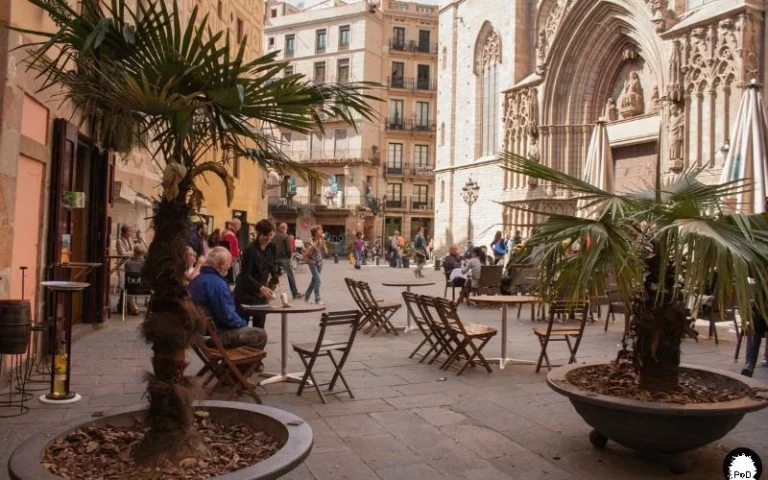 El capricho medieval con rincones para el recuerdo en el corazón de Barcelona