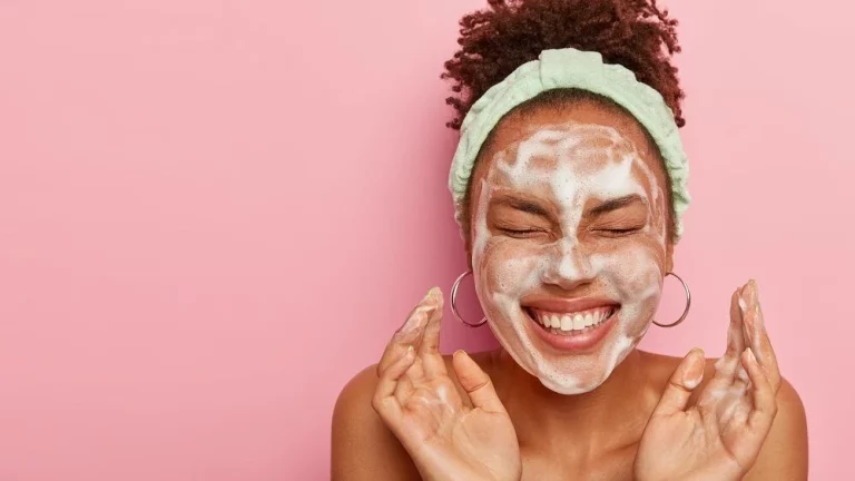 Estabas equivocada, esta es la hora correcta para hacer tu Skincare