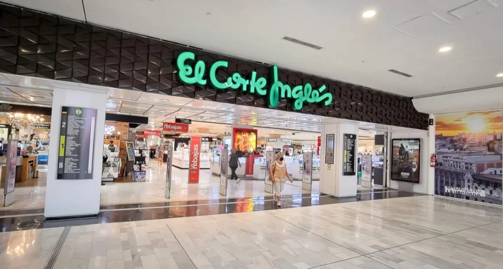 Este secador alisador de pelo de El Corte Ingles es un must para no danar tu pelo en verano