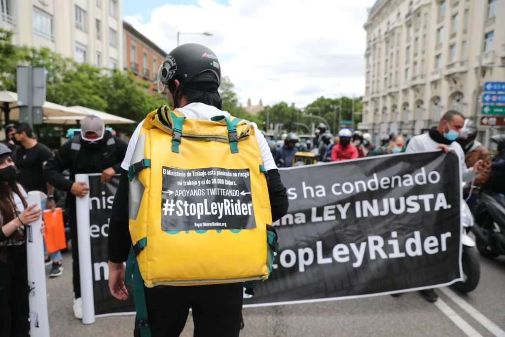 La Empresa Glovo, Acorralada Por Las Sanciones Previas A La Ley Rider 1 Europapress 3702127 Varios Riders Llegada Congreso Manifestacion 11 Mayo 2021 Madrid Espana