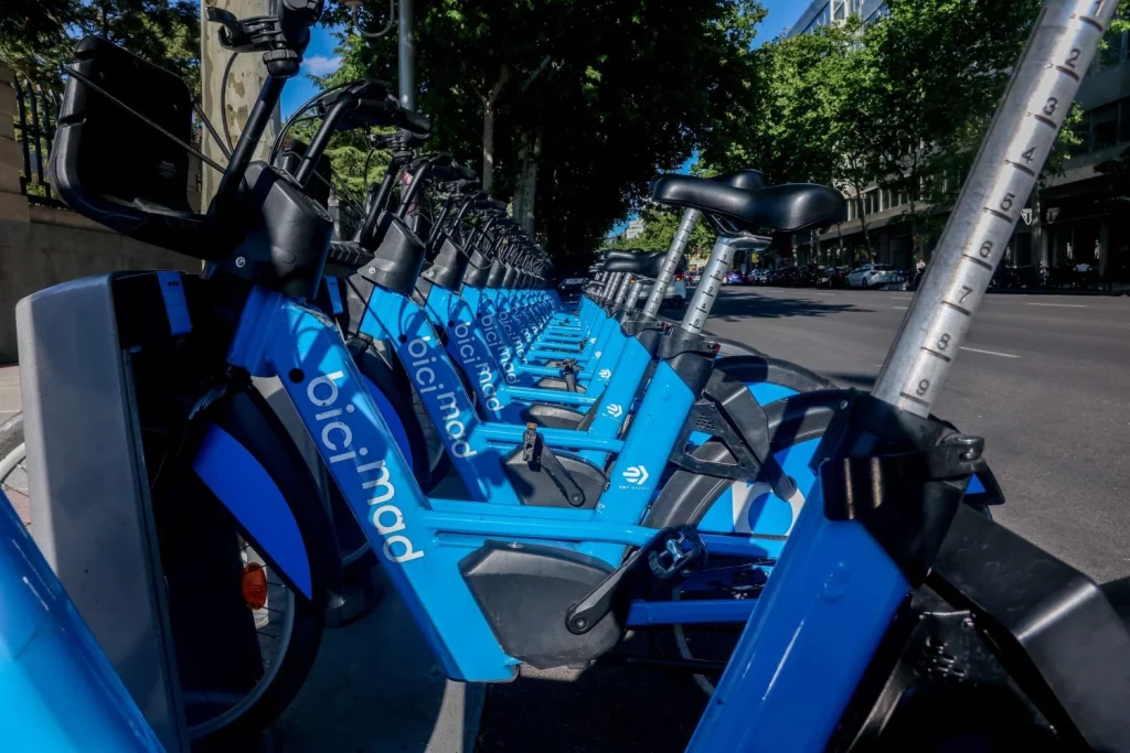 Bicimad Todavía Es Una Solución Para Los Riders De Glovo O De Uber Eats Sin Bicicletas 1 Europapress 5983528 Varias Bicicletas Aparcadas 24 Mayo 2024 Madrid Espana Servicio Municipal