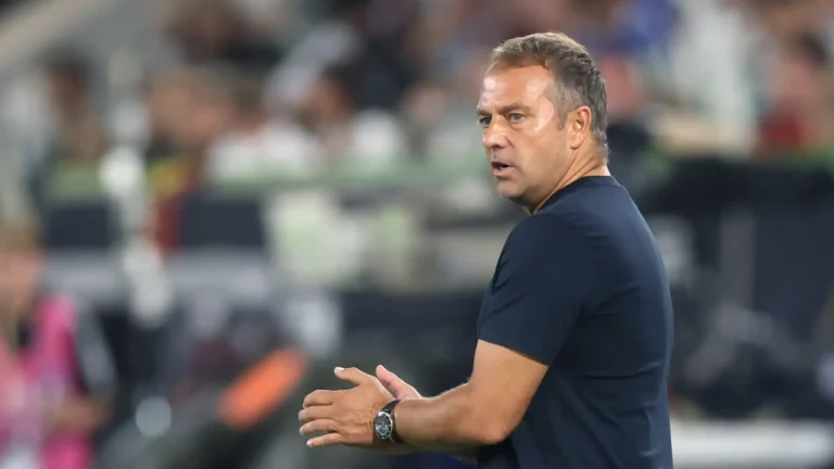 Hansi Flick se inventa fichaje para salvar al FC Barcelona