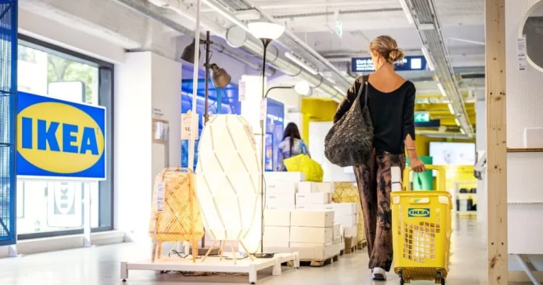 ¿Harto de cables por todas partes? Ikea te resuelve el problema por 3 euros de nada