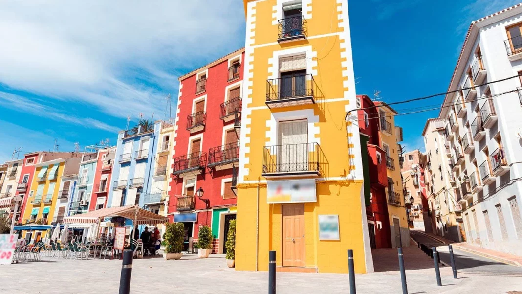 Historia y patrimonio: el encanto centenario de Villajoyosa