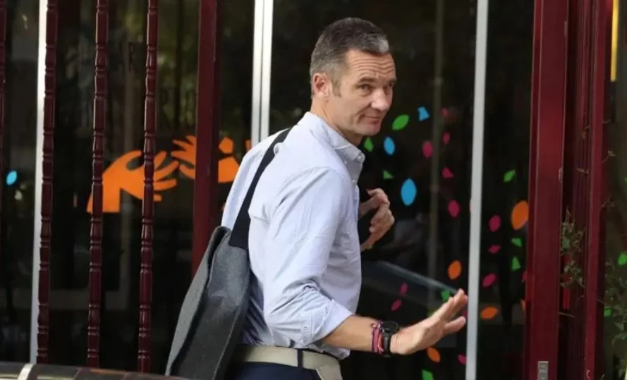 Iñaki Urdangarin Toma Un Avión A La Desesperada Para Un Reencuentro Secreto