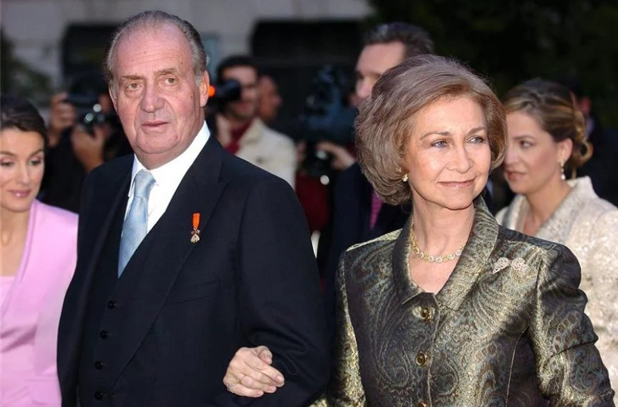 La familia de la reina Letizia a puñetazos Pilar Eyre detalla el infierno de los Ortiz Rocasolano