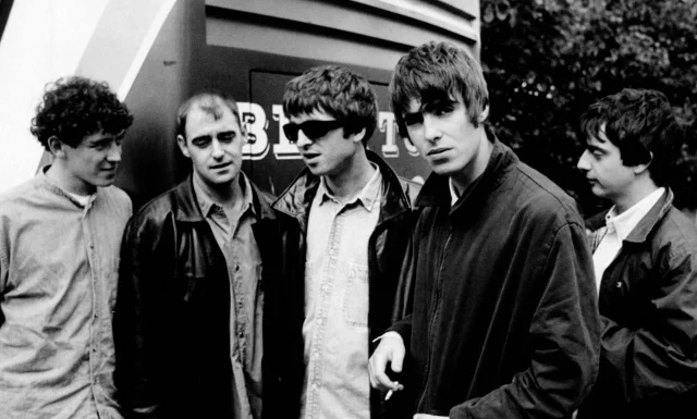 Oasis Rescata Su Debut ‘Definetly Maybe’ Para Celebrar Sus 30 Años Sin Reunión