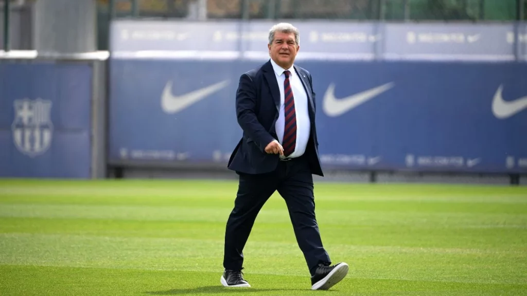 Laporta Se Puede Llevar Un Castigo Ejemplar De La Rfef Tras Los Insultos De Arabia 145 Laporta Gil Marín