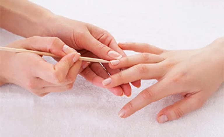 La famosa manicura de verano que solo conocen los que saben de moda en España
