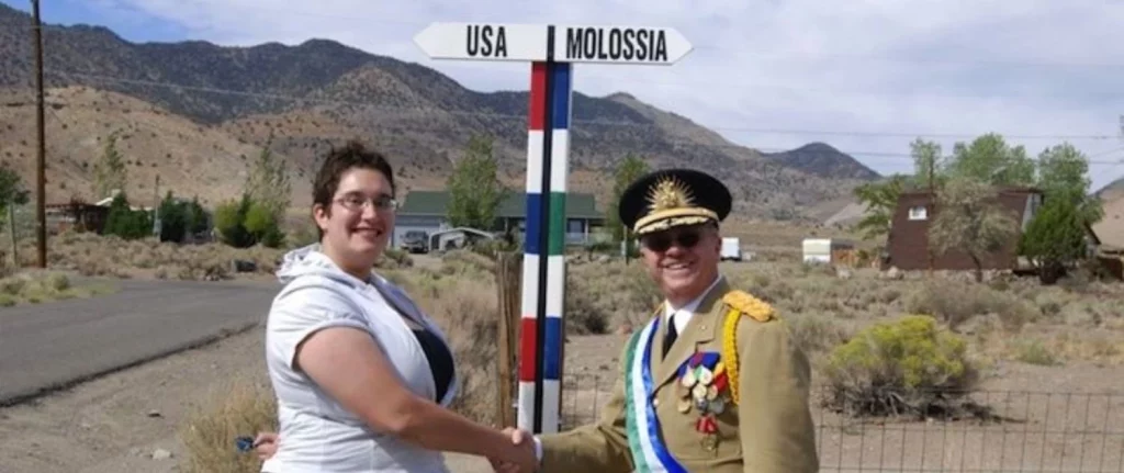 El Misterio De Los Dos Presidentes En Estados Unidos: Quién Es Kevin Baugh Y Qué Está Pasando 1 El Misterio Más Deslumbrante De Molossia