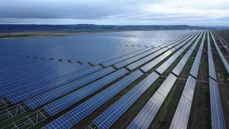 Naturgy celebra el día del medio ambiente con la construcción de su mayor planta fotovoltaica