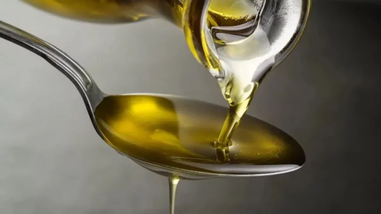 ¿Por qué consumir regularmente aceite de oliva te protege del Alzheimer?