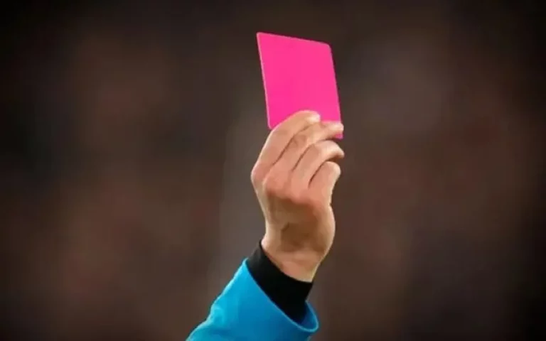 ¿Qué es la tarjeta rosa que va a probar la CONMEBOL en la Copa América 2024?