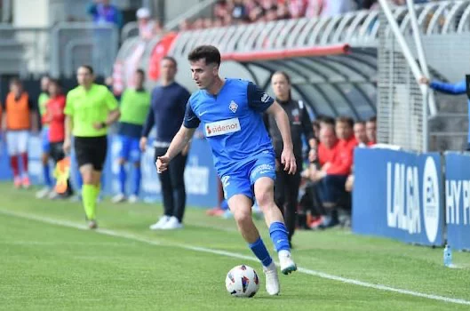 El Racing Quiere Repetir Operación Iñigo Vicente Con El Athletic 1 Racing Jon Morcillo