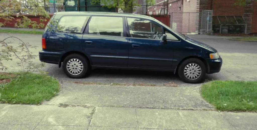 ¿Se Puede Aparcar Delante De Un Garaje Que No Tiene Vado?