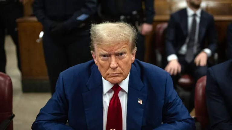 Donald Trump impone aranceles del 25% al acero y al aluminio