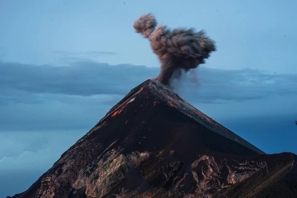Ganar miles de euros es fácil si conoces este volcán que escupe oro