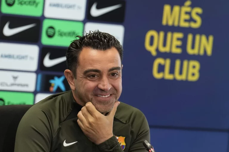 Xavi y Deco: el pacto secreto para reflotar el FC Barcelona