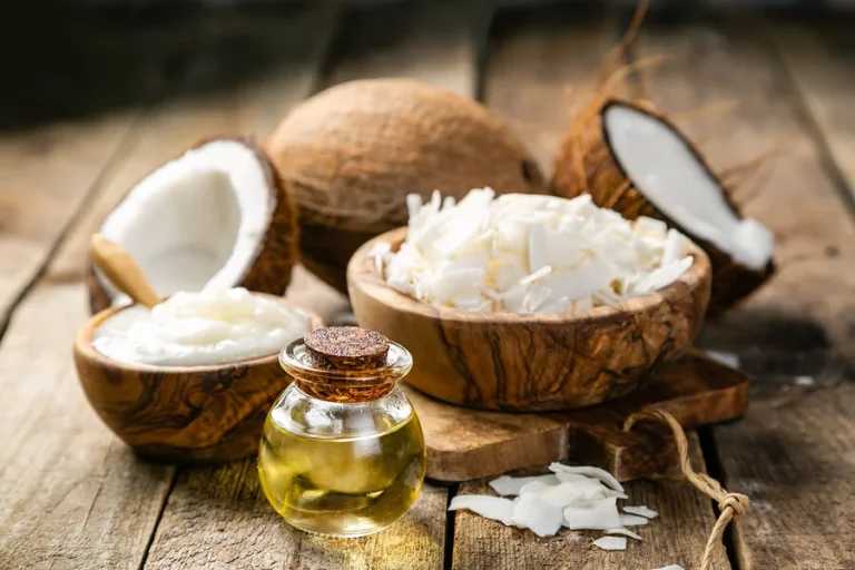 Cómo hacer aceite de coco casero para cuidar la piel