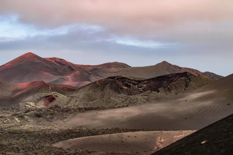 Parece la Luna: Visita el Parque Nacional de Timanfaya en Lanzarote del cual no querrás irte