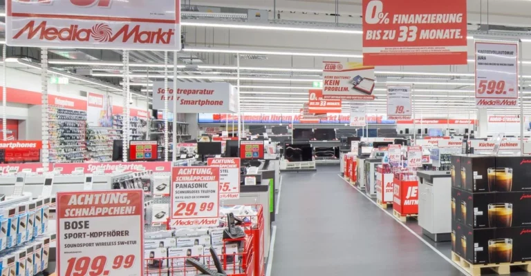 MediaMarkt rebaja 1.400 euros la TV OLED Samsung 4K que eleva tu salón a otro nivel