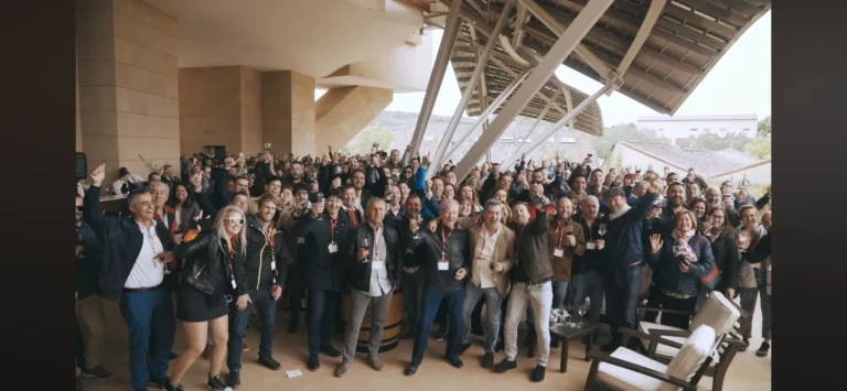 VIII QUEDADA MUNDIAL – GENTE DE PEPE CHULETÓN: 300 amantes de la buena carne en la Bodega Marqués de Riscal