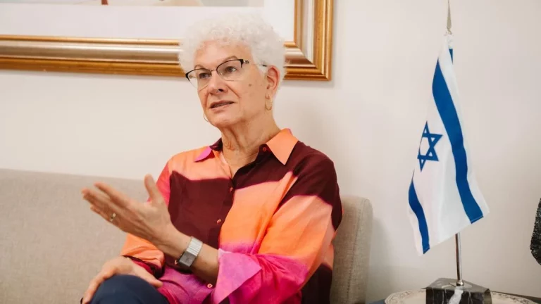 Israel llama a consultas a su embajadora en España y convoca a la española: «Han dado una medalla de oro a Hamás»
