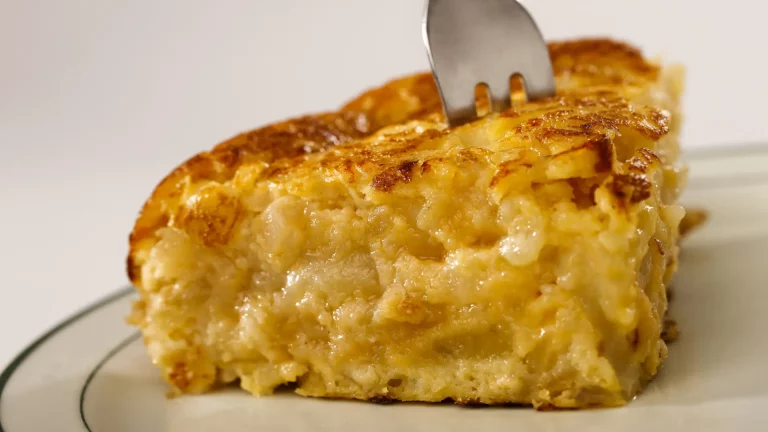 El verdadero truco para que la tortilla de patata quede jugosa por fuera y dorada por dentro