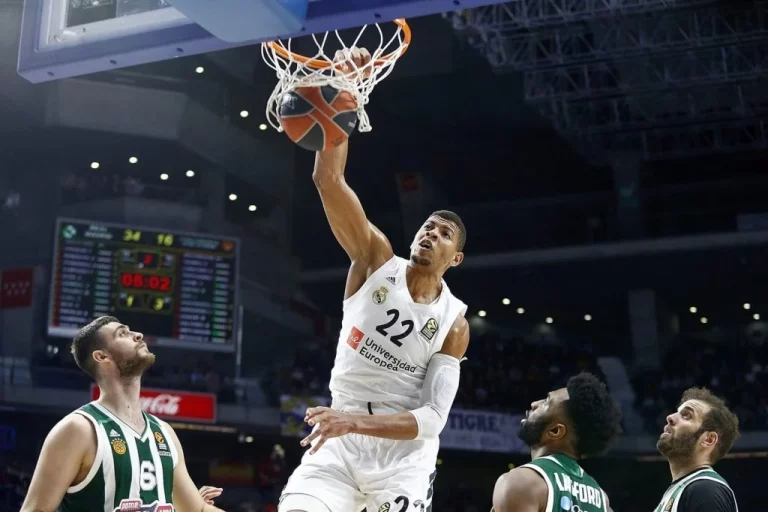 Rajada histórica de Tavares ante el desafío de la NBA