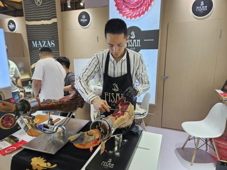 Fisan reafirma su apuesta por la internacionalización con su presencia en la feria de SIAL en Shanghai