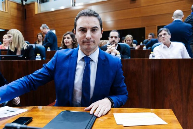 Lobato responde con los fallecidos de las residencias al «ataque» del PP a Begoña Gómez y la UCM