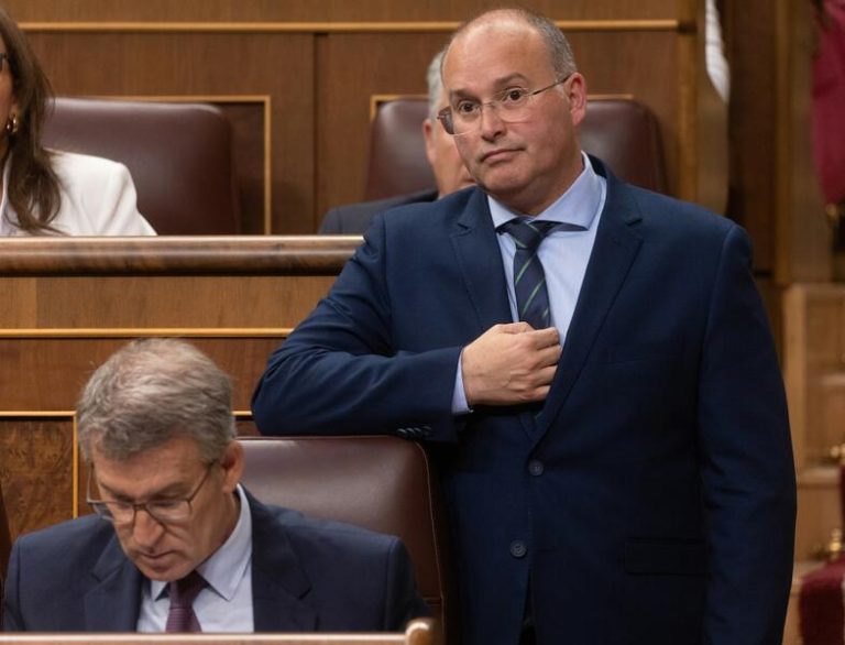 El Congreso debate una moción del PP para que el gobierno respete a jueces y prensa