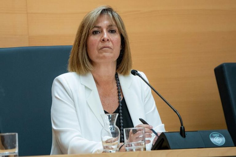 Núria Marín formaliza su salida de la Alcaldía de L’Hospitalet
