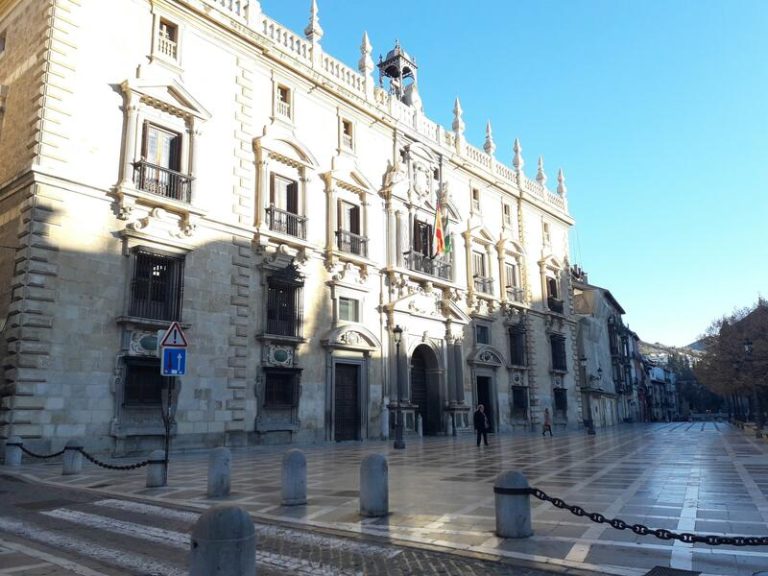 El TSJA absuelve a un condenado por violar a su pareja