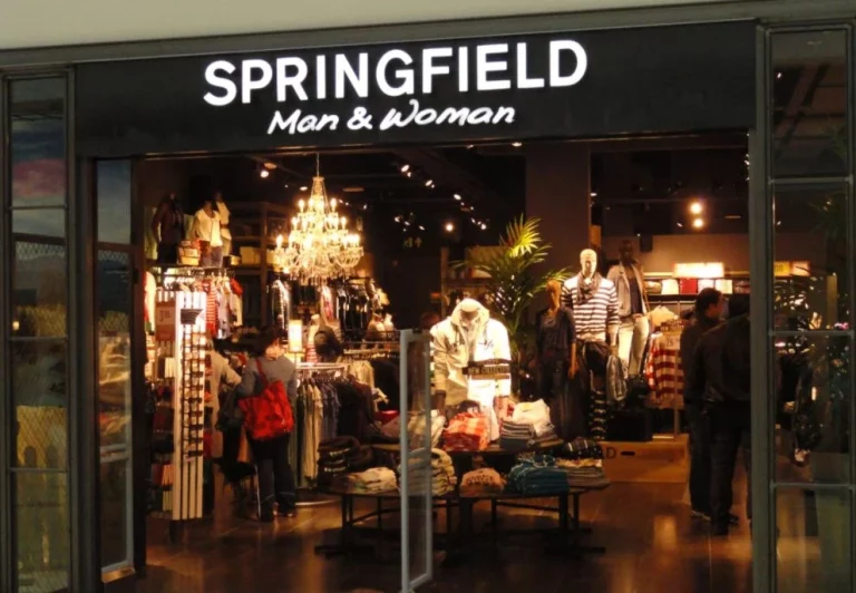 8 vestidos de Springfield frescos y que parecen más caros de lo que son