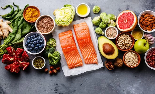 Apunta bien: estas vitaminas y alimentos no deben faltar nunca en tu dieta