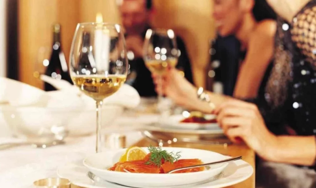 ¿Quién Debe Comerse La Última Croqueta De La Mesa? Una Experta En Protocolo Da La Respuesta